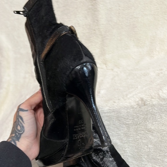 Auth. Vintage Versace Heeled Booties! - Picture 14 of 16